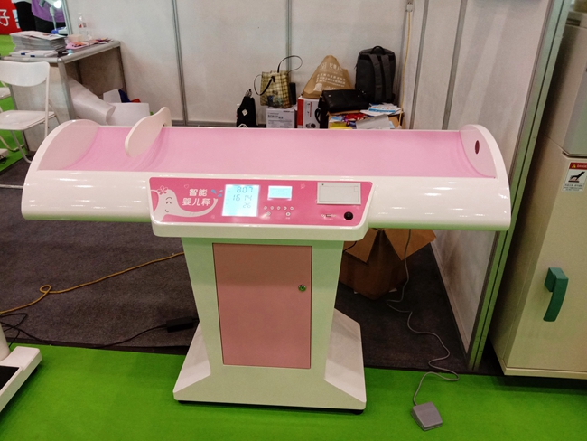婴幼儿身高体重测量仪